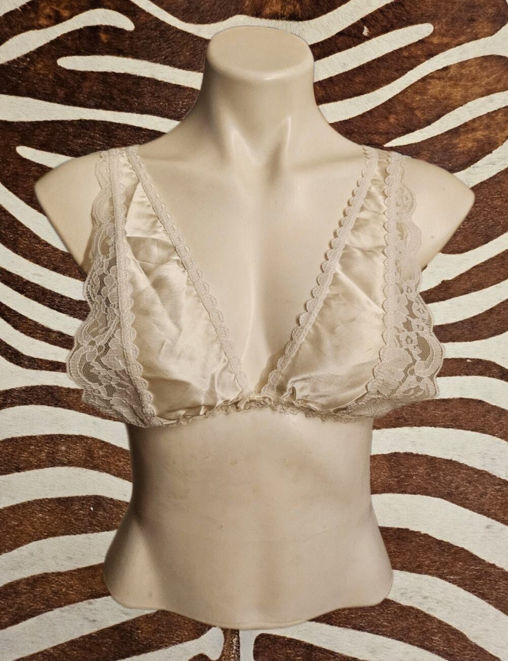 Vintage Frederick Hollywood Bralette OS White Satin Lace Bride Lingerie Coquette